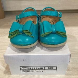 Pipperdoodles Teal/turquoise Bow Shoes Toddler size 6.5